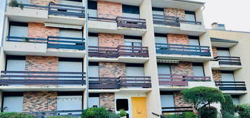 Appartement lumineux rénové 2 pièces avec balcon