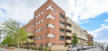 3 bed flat for sale