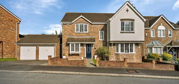 4 bed detached house for sale