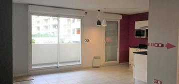 Appartement  à louer, 3 pièces, 2 chambres, 62 m²