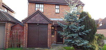 4 bed detached house to rent