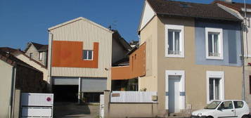 Ensemble immobilier maison 120m2 et deux entrepôts (250m2)