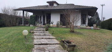 Villa all'asta in via Cesare Battisti s.n.c