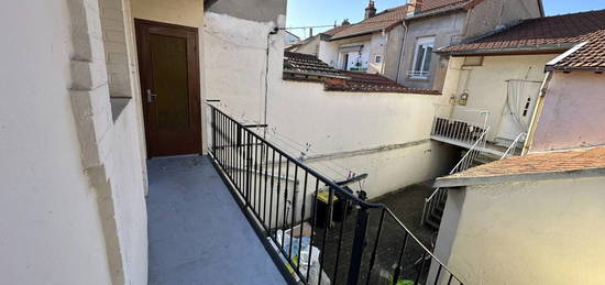 Appartement  à louer, 4 pièces, 3 chambres, 75 m²