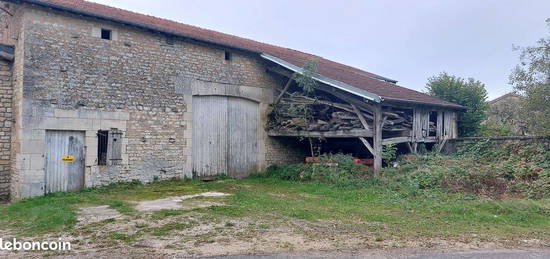 A vendre corps de ferme