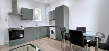 3 bedroom flat to rent