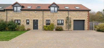 4 bedroom link detached house for sale