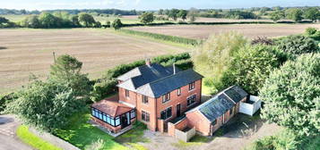 6 bedroom detached house for sale