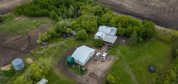 17361 NE Township Road 462, Camrose County, AB T0B 0J0
