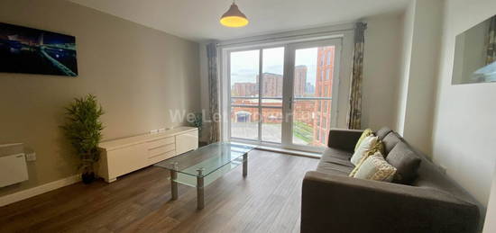 Flat to rent in Derwent Street, Salford M5