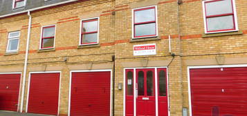 Flat to rent in Whalley Street, Peterborough PE1