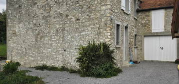 Maison de village  à louer, 4 pièces, 3 chambres, 98 m²