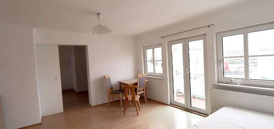 Helle Dachgeschosswohnung mit Balkon in ruhiger, zentraler Lage Villachs