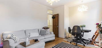 2 bed flat to rent