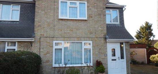 Terraced house to rent in Highcombe Close, London SE9