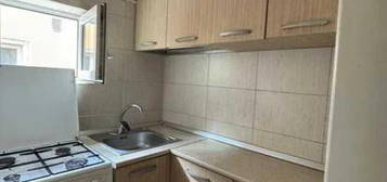 Apartament 2 camere mobilat - zona S&#259;laj, Aleea Pricopan