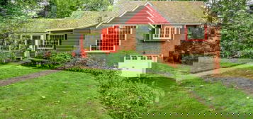 300 S Pasadena Dr, Pittsburgh, PA 15215