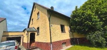 Günstiges 6-Zimmer-Einfamilienhaus in Schmidgaden