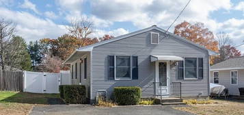 77 Roosevelt Ave, Westfield, MA 01085