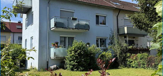 Radolfzell-sehr gepflegtes REH mit 3 Wohnungen und 4 Garagen, gute Rendite!