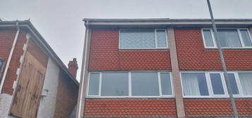 Maisonette for sale in New Road, Porthcawl CF36