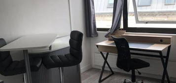 Studio 1 pièce 27 m²