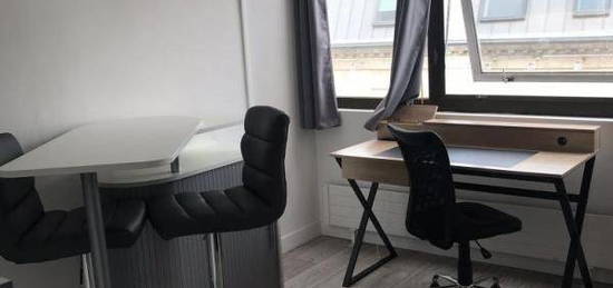 Studio 1 pièce 27 m²