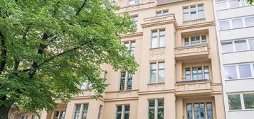 Ganz ruhig, mitten in Charlottenburg - helle 2-Raumwohnung mit Loggia im 4.OG im Seitenflügel