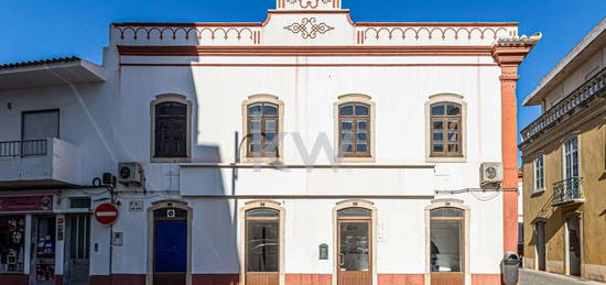 PRÉDIO 1º ANDAR E RC - HABITAÇÃO E COMÉRCIO - NO CENTRO DE  SÃO BARTOL