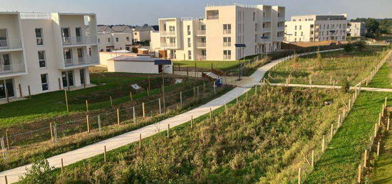 Appartement T3 neuf dernier étage avec balcon et 2 places de parking