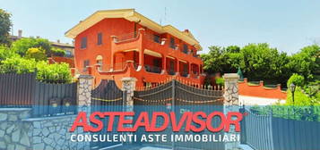 Villa all'asta in via del Teatro Greco, 3 /a