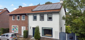 Pastoor Ribberghstraat 2