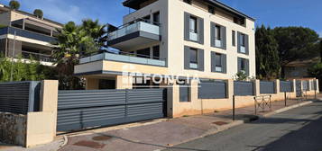 RESIDENCE RECENTE APPARTEMENT T4 AVEC JARDIN DE 280M2 - ENVIRONNEMENT CALME - SAINT TROPEZ (PLACE DES LICES A PIED)