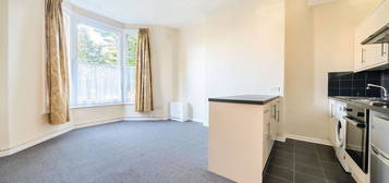 2 bed flat to rent