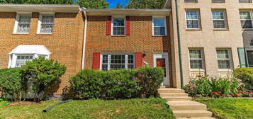 3374 Breckenridge Ct, Annandale, VA 22003