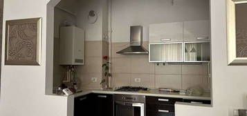 Inchiriez apartament 2 camere cu loc de parcare