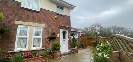 4 bed semi-detached house to rent