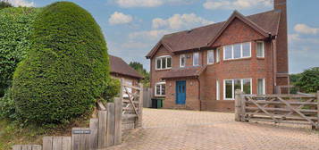 6 bedroom detached house