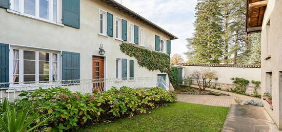 Maison  à vendre, 8 pièces, 6 chambres, 189 m²