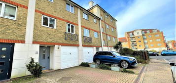 Town house to rent in Bermuda Place, Eastbourne, 5Tev BN23