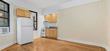 245 W 75th St Unit 2E, New York, NY 10023