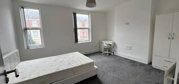 Terraced house to rent in Noel Street, Nottingham NG7