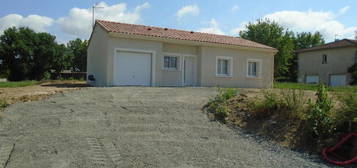 Maison de plain-pied  à louer, 4 pièces, 3 chambres, 89 m²