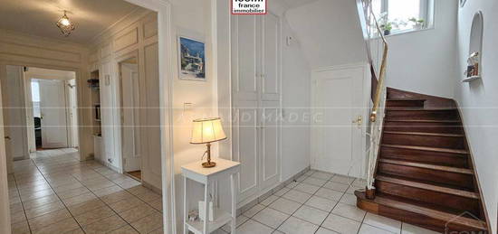 Maison  à vendre, 9 pièces, 6 chambres, 220 m²