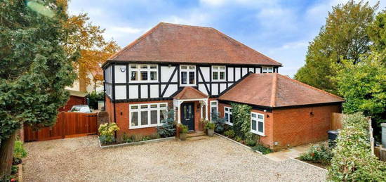 5 bedroom detached house for sale