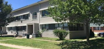 126 E 13th St Apt 10, Baxter Springs, KS 66713