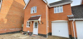 Link-detached house for sale in Oxford Drive, Hadleigh, Ipswich IP7