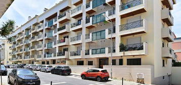 Apartamento T2 | Terraço | Arrecadação | Quinta do Barão | Carcavelos