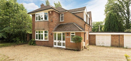 4 bed detached house to rent