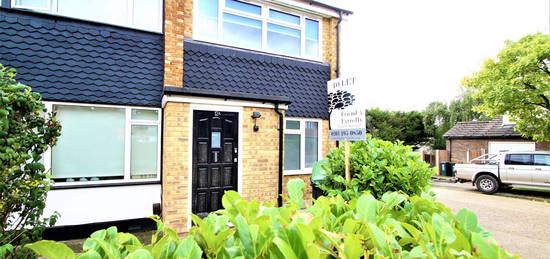 Semi-detached house to rent in Albert Road, Buckhurst Hill IG9